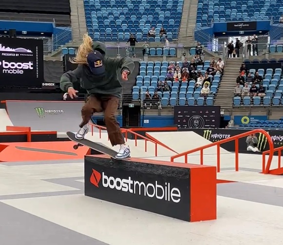 Skate street: Rayssa Leal e Giovanni Vianna vão à final na Austrália