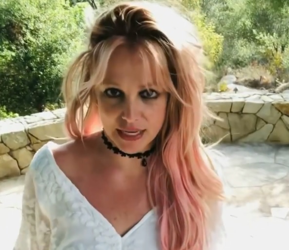 Britney Spears sofre derrota na Justiça sobre tutela do pai e fãs atacam Instagram: 'libertem-na'