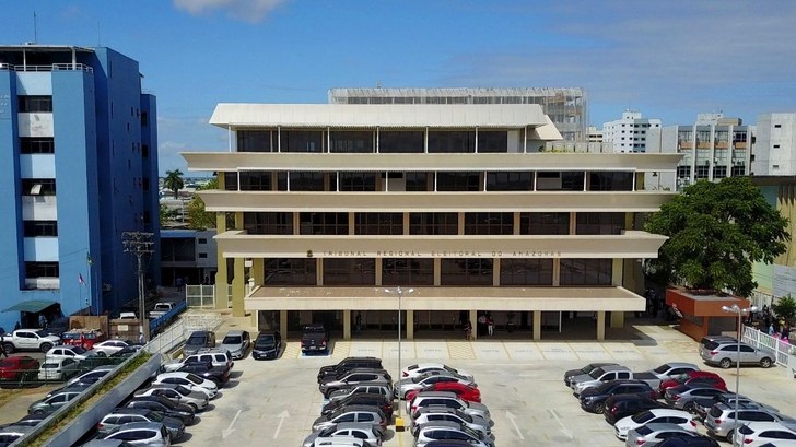 TRE-AM abre vagas para advogado e juiz