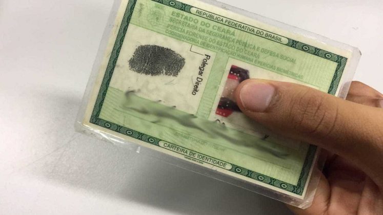 Justiça condena empresa que se recusou a tratar empregado trans pelo nome social