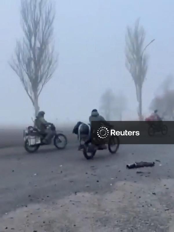 Forças russas invadem cidade ucraniana de Pokrovsk, no estilo "Mad Max", mostra vídeo