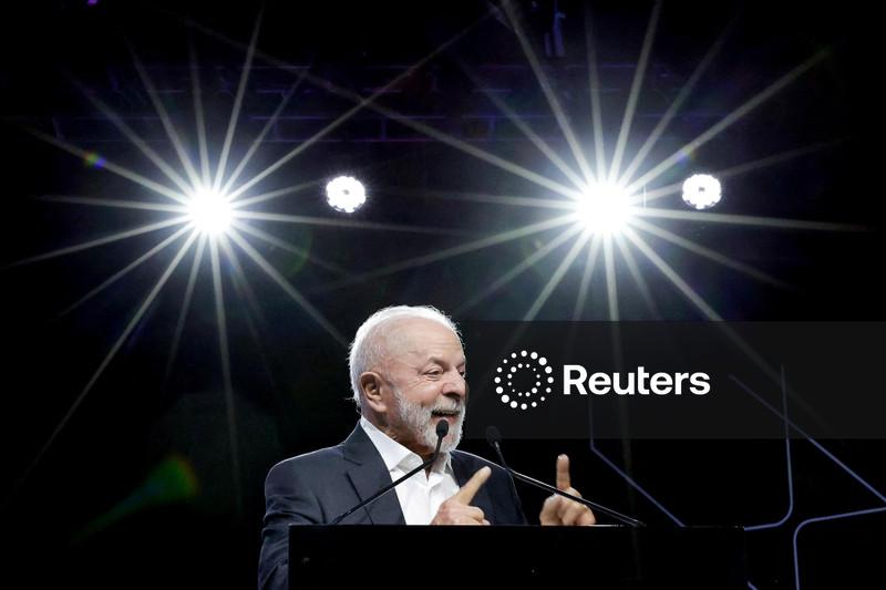 Lula lidera com 38% em cenários eleitorais, diz Ipsos-Ipec; Flávio Bolsonaro tem 19%