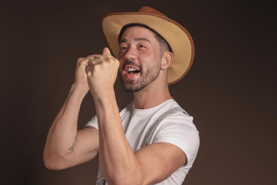 Rico Melquíades vence prova e fatura prêmio de R$10 mil em 'A Fazenda'