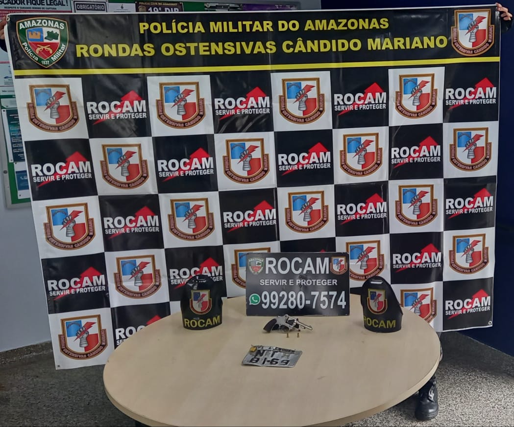 Jovem é preso ao 'ostentar' arma de fogo em Manaus