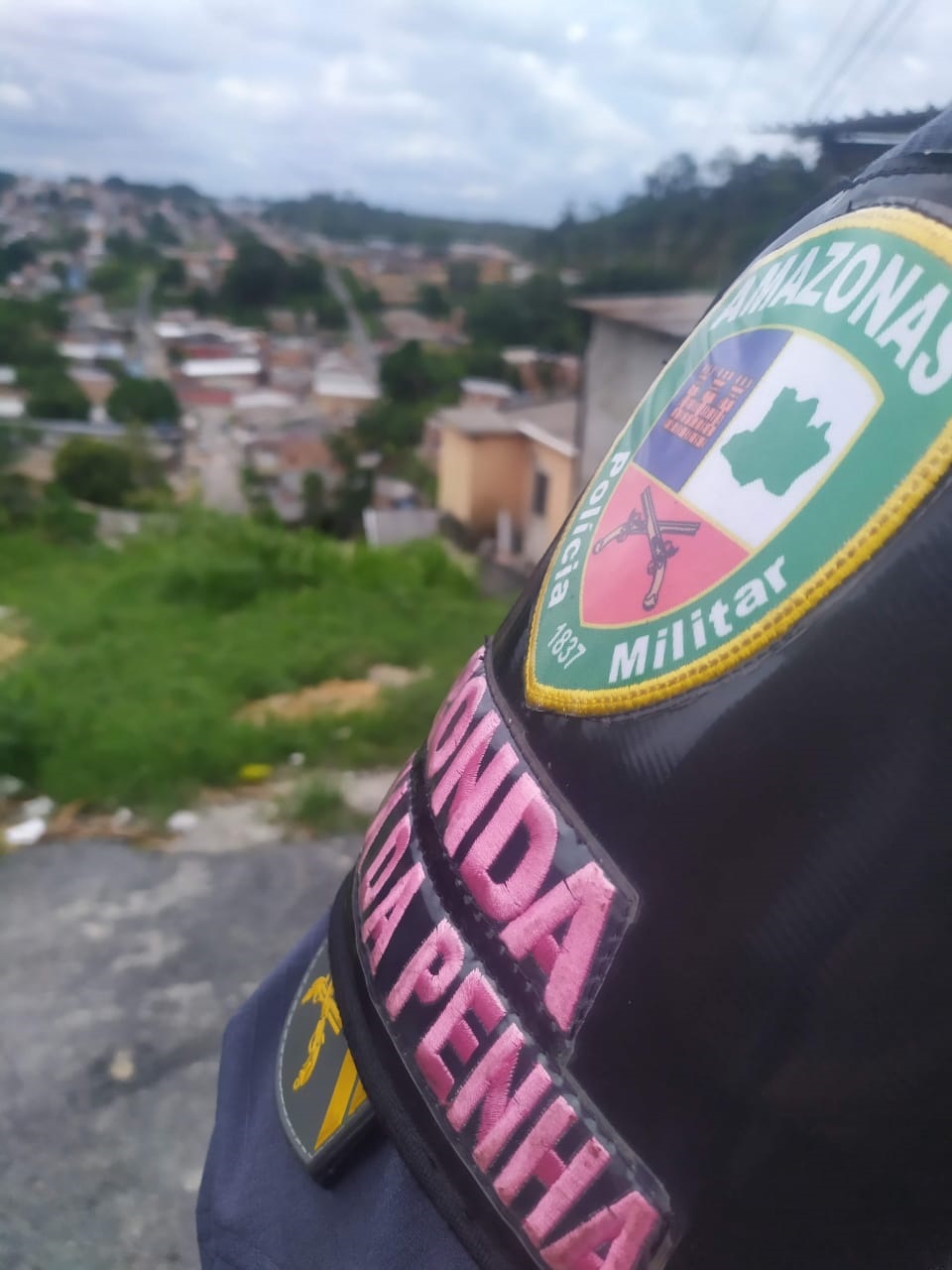 Mulher e bebê mantidas em cárcere privado são resgatadas em Manaus 
