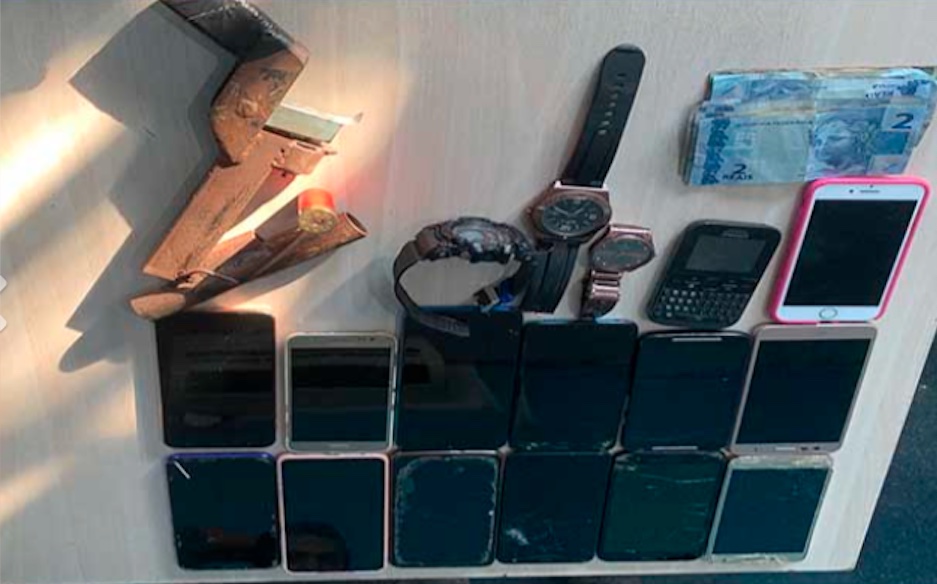 Dupla é presa após assaltar ônibus da linha 307 em Manaus