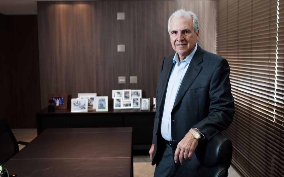 Aliado de Bolsonaro, dono da CNN Brasil defende tratamento precoce contra covid