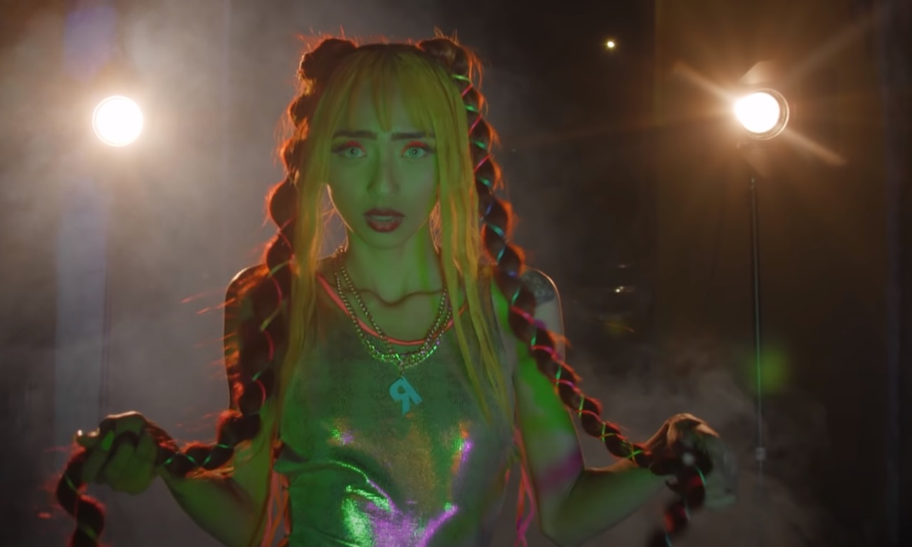 Ruivinha de Marte lança funk 'Passinho da Ruivinha'; assista ao clipe