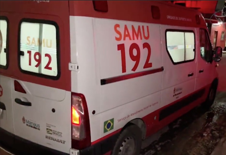 Mulher é arremessada de carro após ser espancada em Manaus