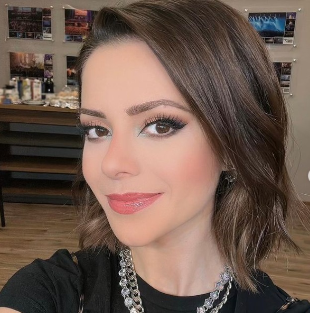 Sandy se emociona com história de fã de 3 anos que morreu em queda de avião da Voepass