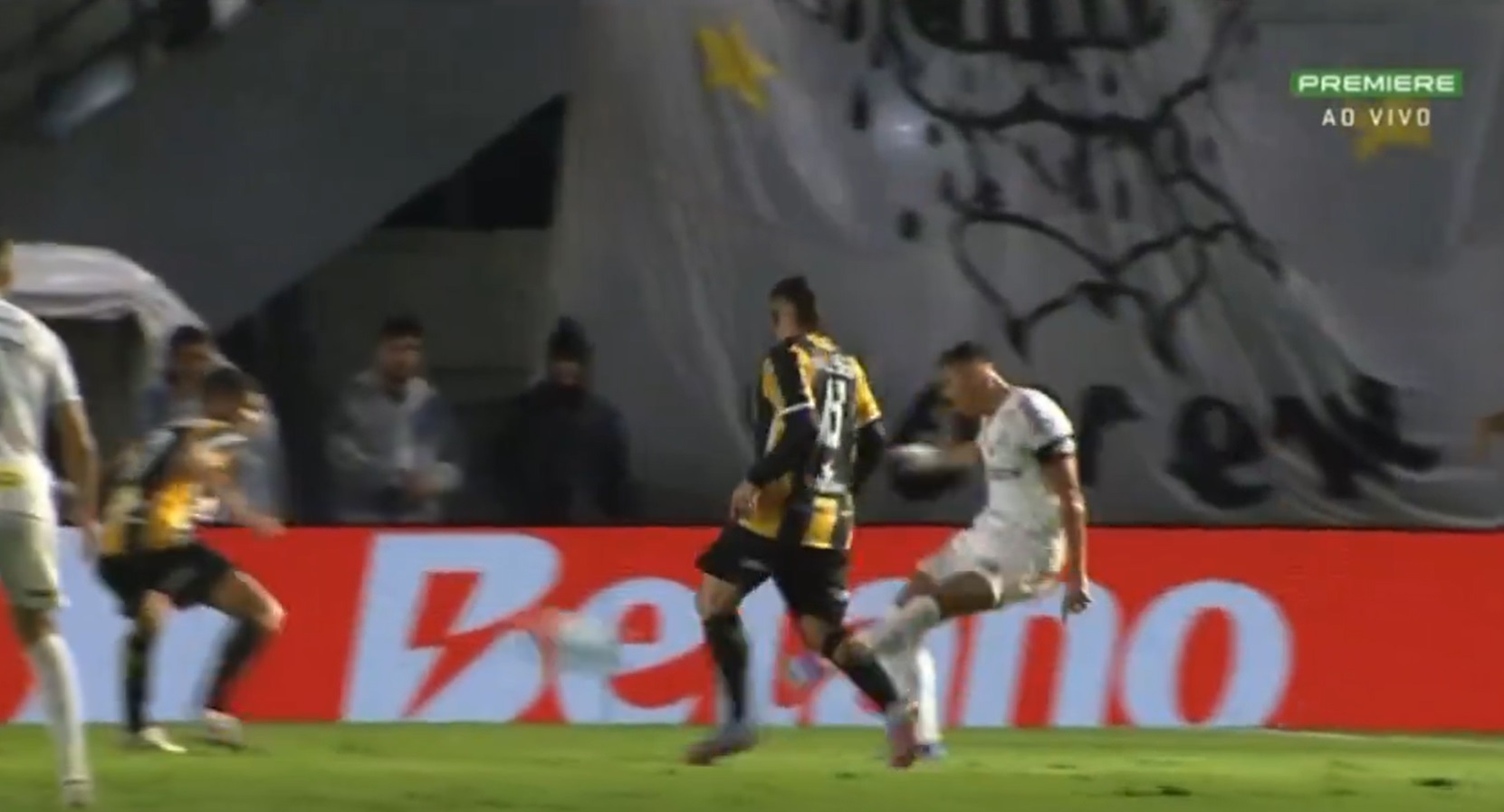 Fora de casa, Amazonas empata sem gols com o Santos pela Série B do Brasileirão