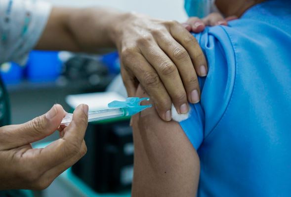 Mais de 19% dos profissionais da saúde ainda não se vacinaram no Amazonas