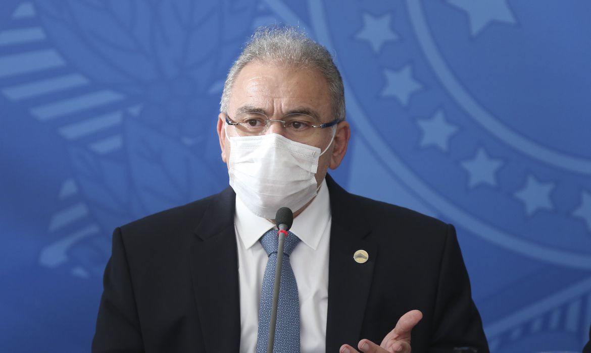Covid-19: Ministro Marcelo Queiroga diz que meta é vacinar 1 milhão por dia