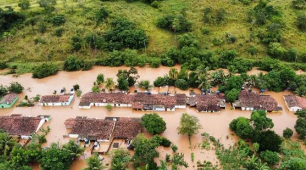 Temporais em Pernambuco deixam 10 crianças mortas; 4 são bebês