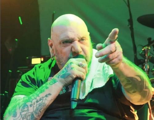 Paul Di'Anno, ex-vocalista do Iron Maiden, faz show hoje em Manaus