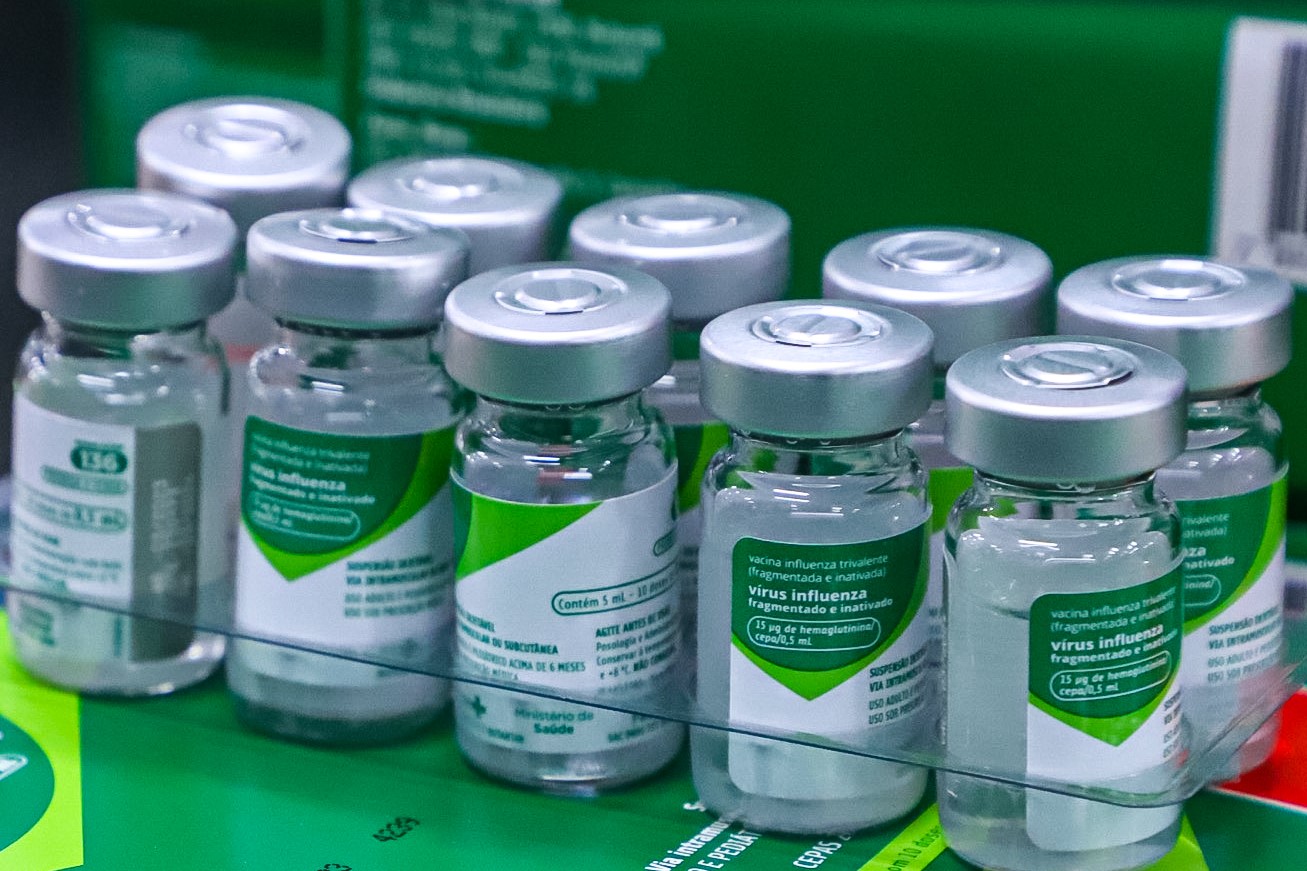 Manaus recebe 300 mil doses de vacina contra Influenza para campanha