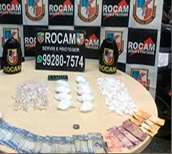 Mulher é presa com mochila recheada com mais de 400 porções de drogas em Manaus