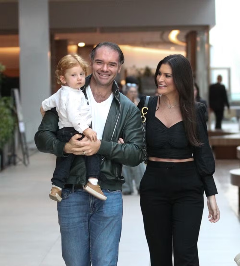 Aos 33, Thor Batista chama atenção ao ser clicado em passeio com a família