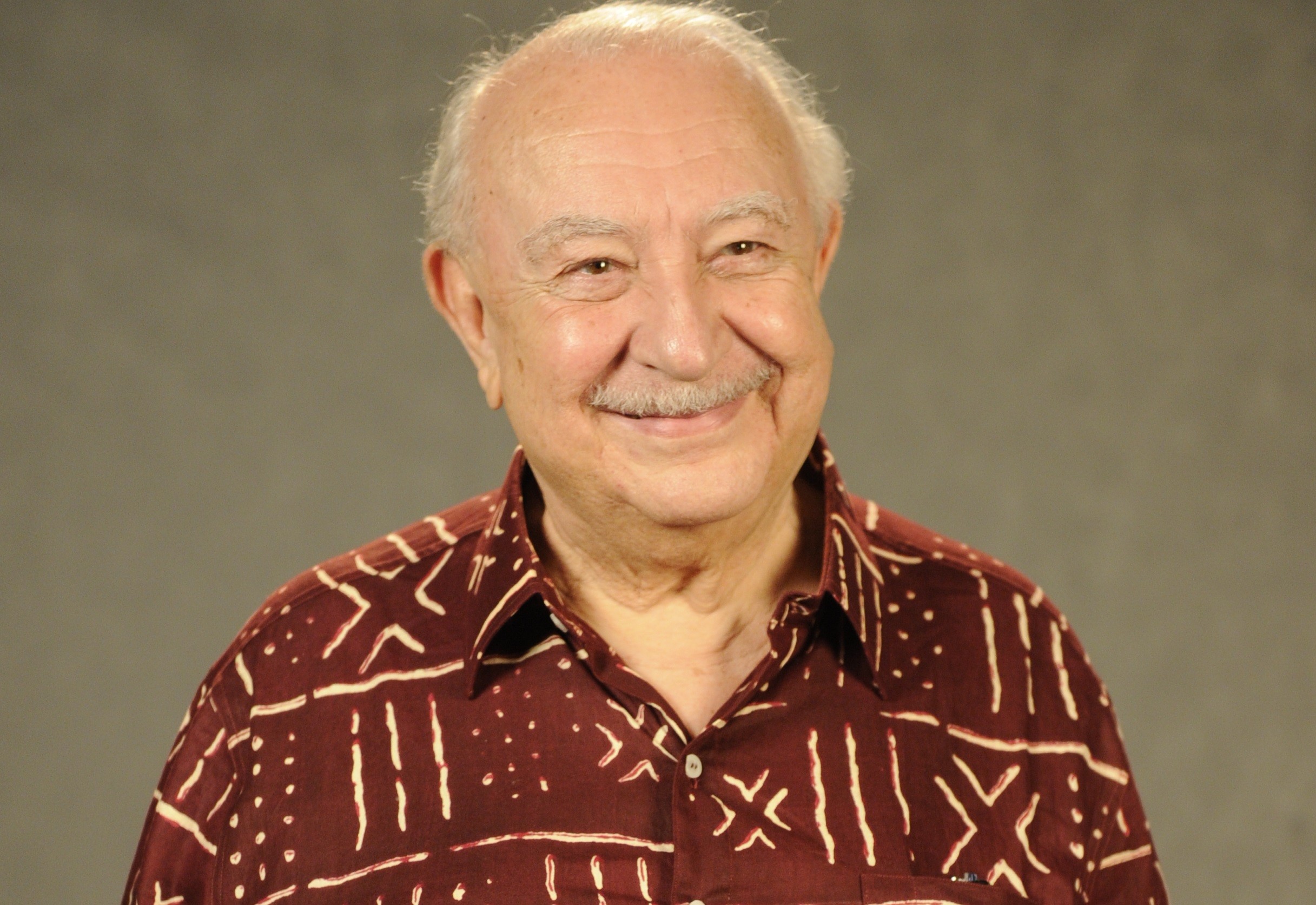 Ator Sérgio Mamberti volta a ser intubado em UTI após receber alta