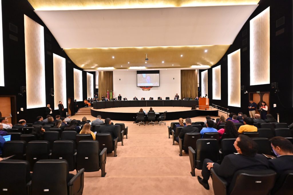 TCE manda ex-prefeito de Amaturá devolver R$ 5 milhões por irregularidades em compra de combustíveis