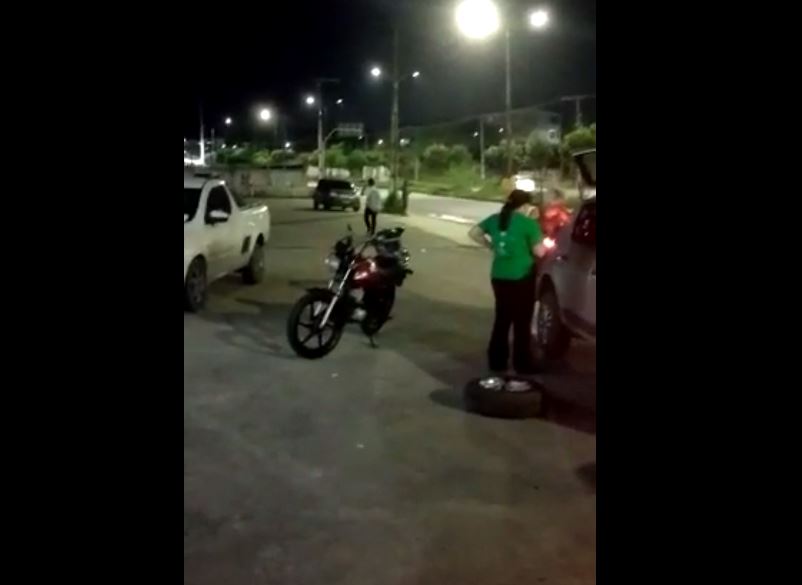 Cratera em avenida causa acidentes e ameaça vidas de motoristas em Manaus