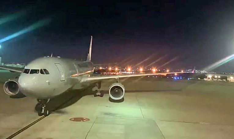 Avião com 209 brasileiros resgatados em Gaza chega ao Rio de Janeiro