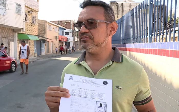 Candidato do Enem é preso dentro de escola ao ser confundido com foragido 