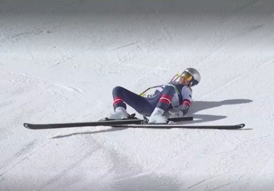 Lenda do esqui, Lindsey Vonn é resgatada de helicóptero após acidente nas Olimpíadas de Inverno