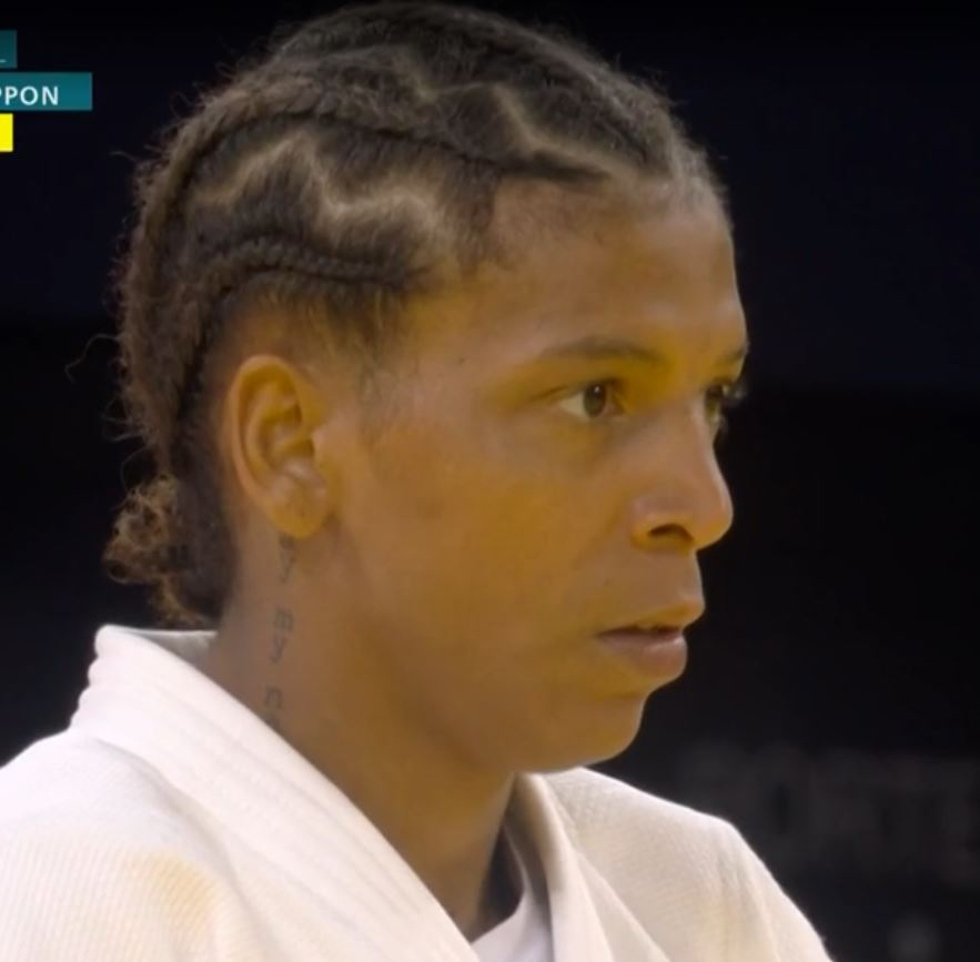 Rafaela Silva garante vaga na semifinal e briga por medalha no judô