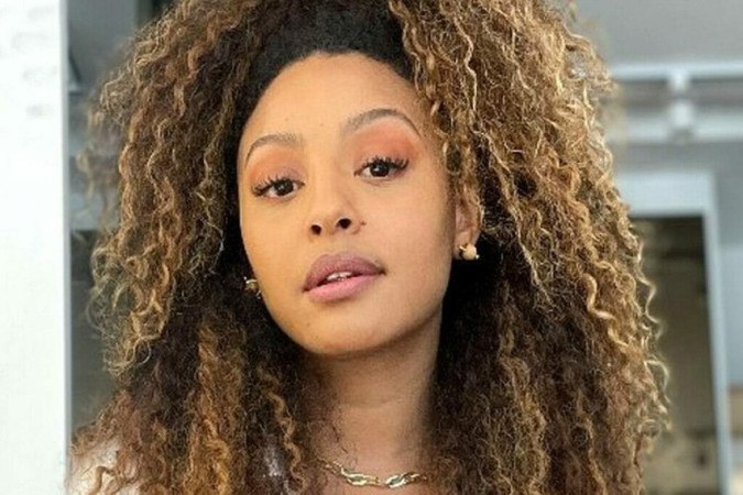 Sheron Menezzes sofre assalto à mão armada seguido de acidente: 'renasci'