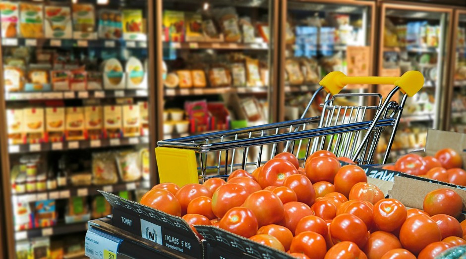 Embalagens de alimentos têm poucas chances de espalharem Covid, diz agência