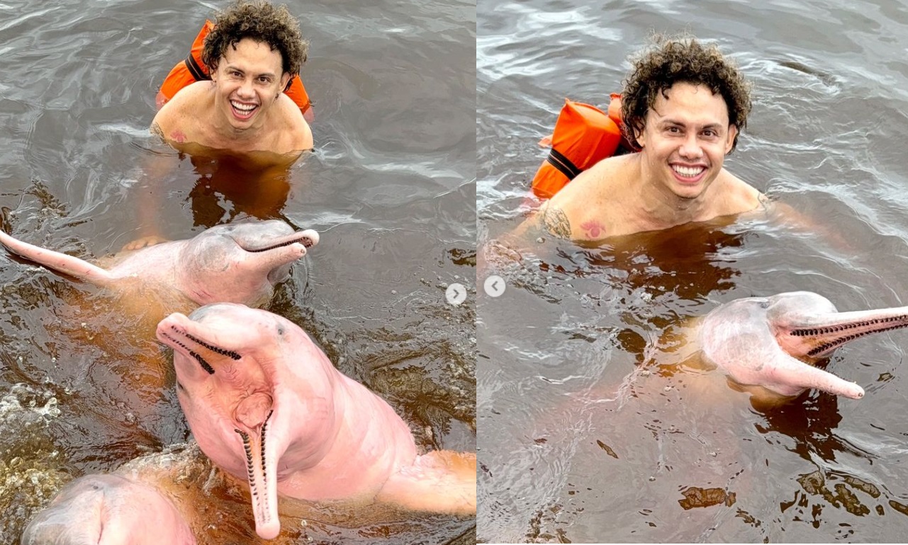 Ator Silvero Pereira nada com os botos e visita pontos turísticos no Amazonas; veja fotos