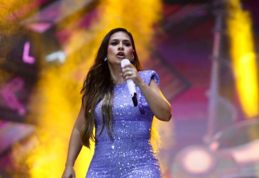 Simone comenta solidão nos palcos após afastamento de Simaria: 'depois acostuma'