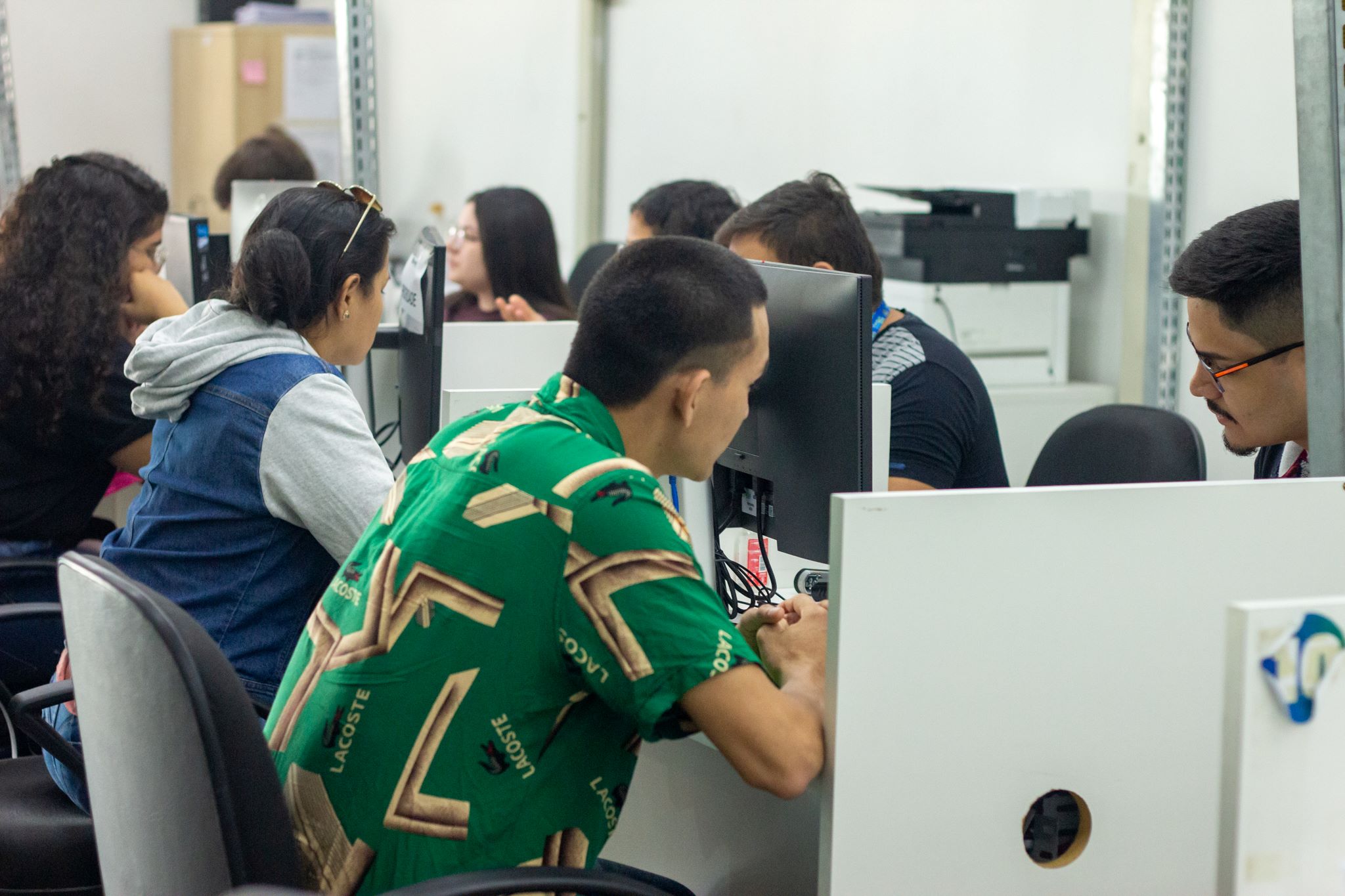 Sine Amazonas oferta 137 vagas de emprego para esta terça