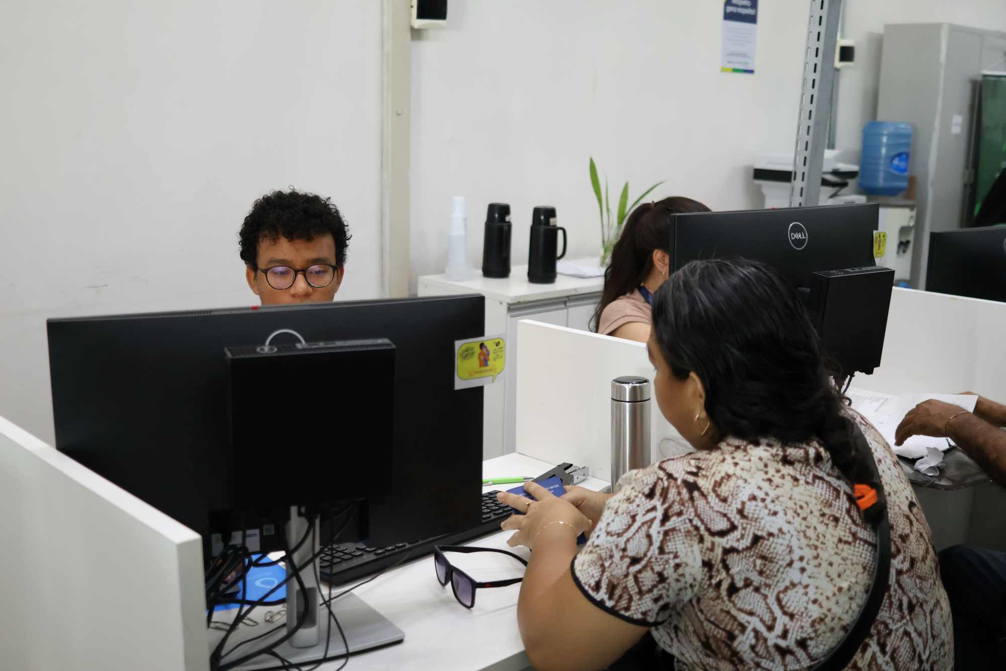 Oportunidade: Sine Amazonas divulga mais de 100 vagas de emprego para quinta-feira