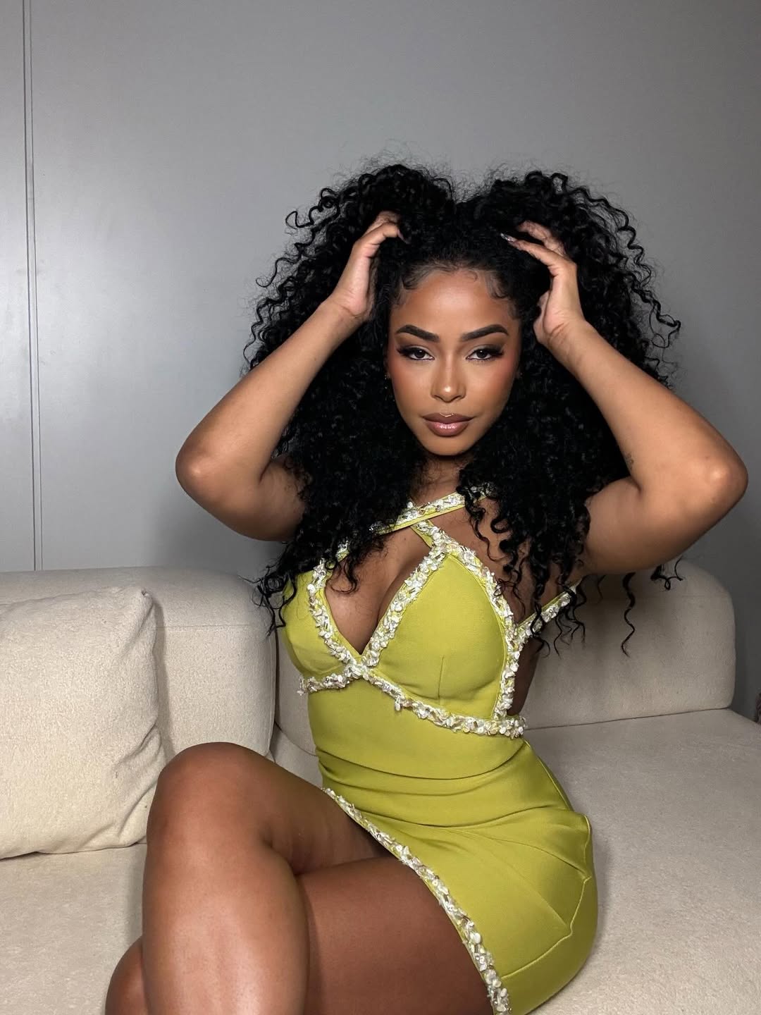 Ex de MC Daniel, Lorena Maria faz recauchutagem 5 meses após parto; fotos