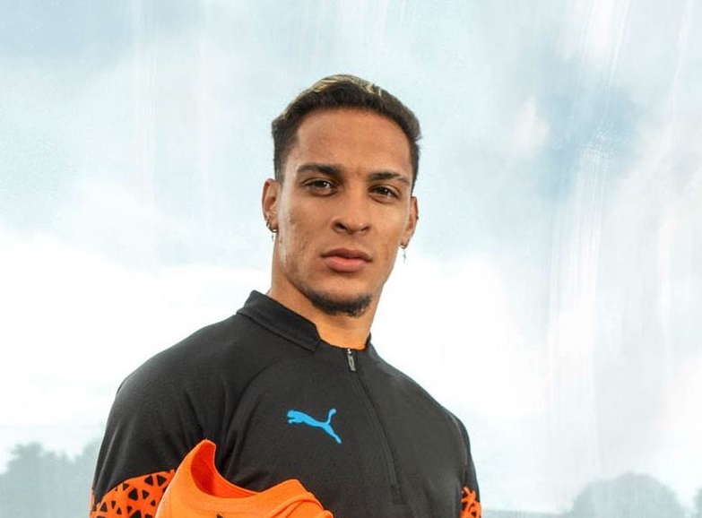 Antony se defende de acusação de agredir a ex após ser desconvocado da seleção