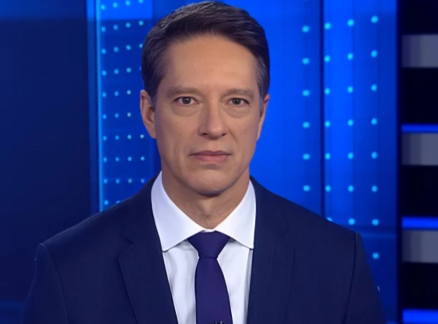 Sérgio Aguiar anuncia saída da Record e alfineta: 'a versão oficial é que sou sofisticado demais'