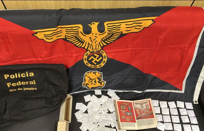 Idoso é preso pela PF por vender símbolos nazistas no Rio de Janeiro