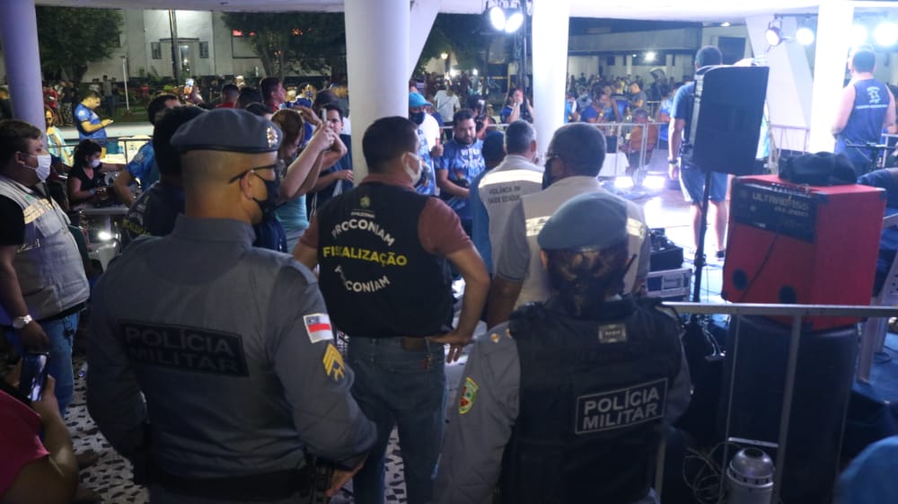 Festa clandestina com 500 pessoas no Atlético Rio Negro é encerrada em Manaus