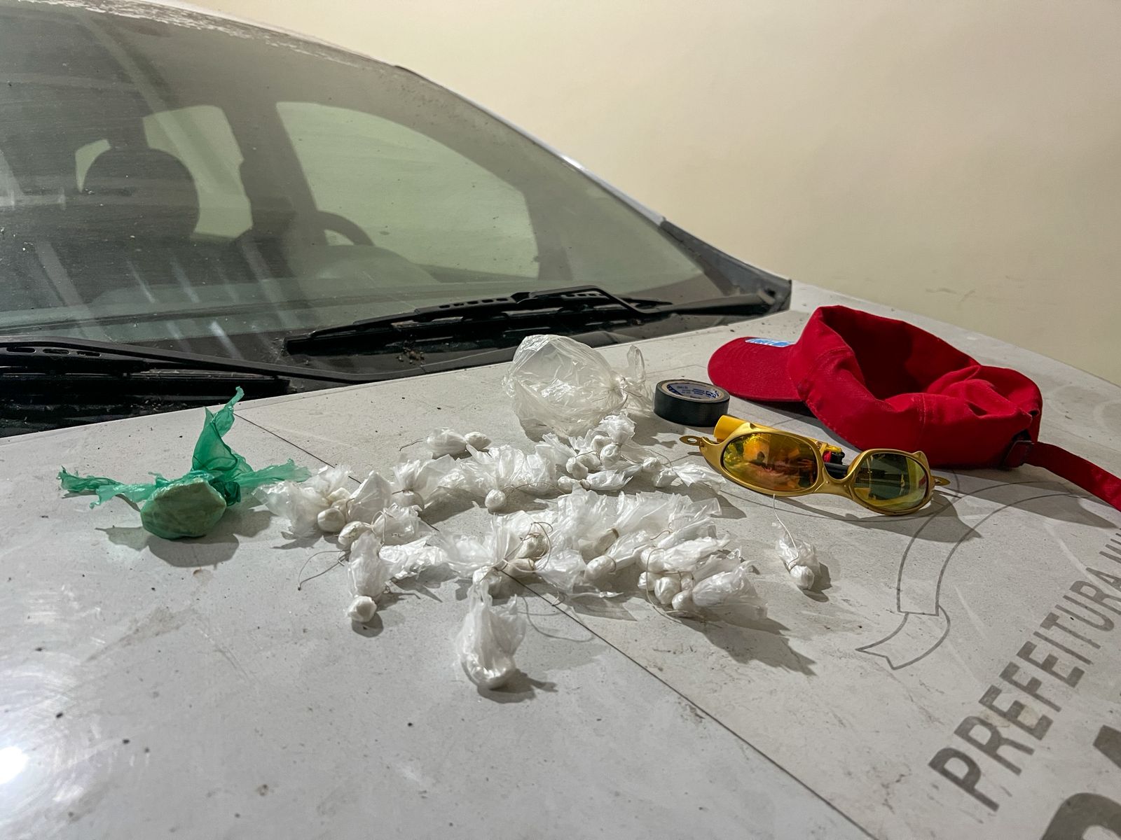 Adolescentes tentam fugir da polícia mas acabam detidos por tráfico em Parintins