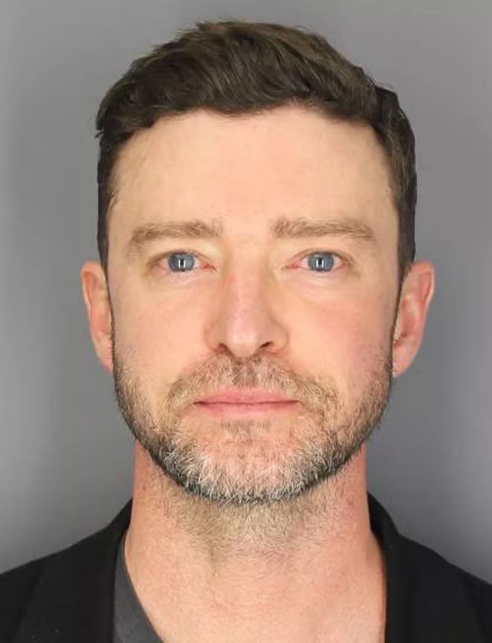 Polícia divulga foto de Justin Timberlake na delegacia após prisão