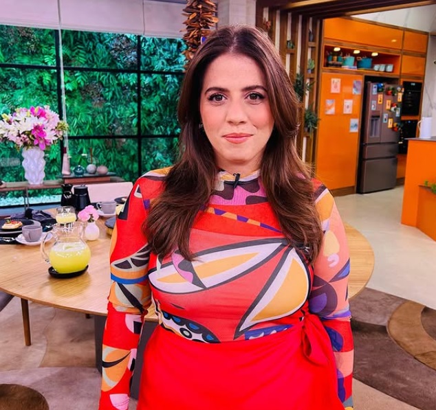 Tati Machado anuncia gravidez no Mais Você