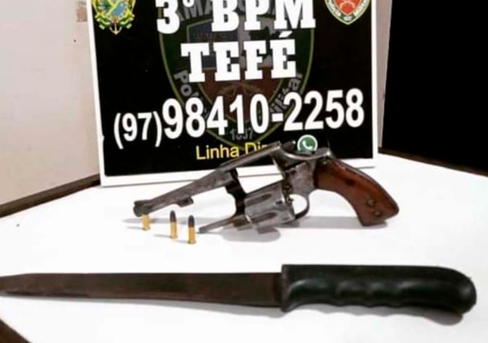 Dupla é presa enquanto fazia arrastões com arma e terçado no Amazonas