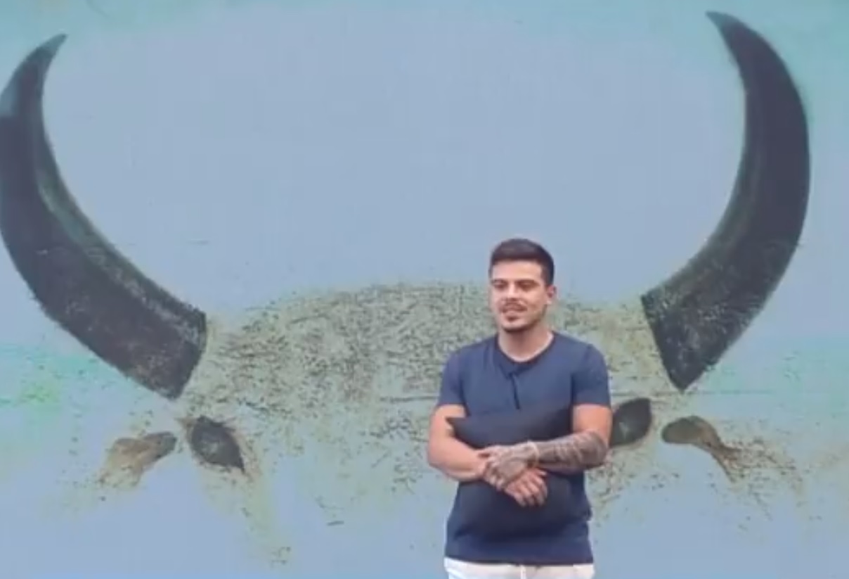 Thomaz Costa faz resumo de romance com Larissa Manoela: 'sempre no meu coração'