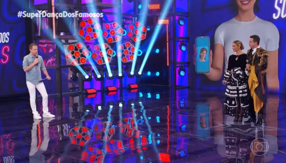 Leifert deixa Paolla Oliveira sem graça com comentário sobre novo namoro