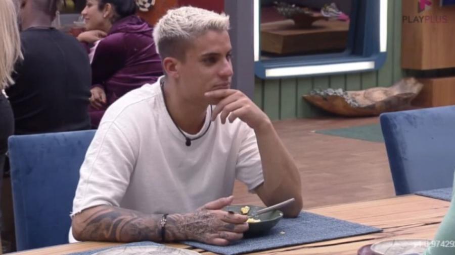 A Fazenda: Tiago Ramos choca peões ao revelar como perdeu virgindade
