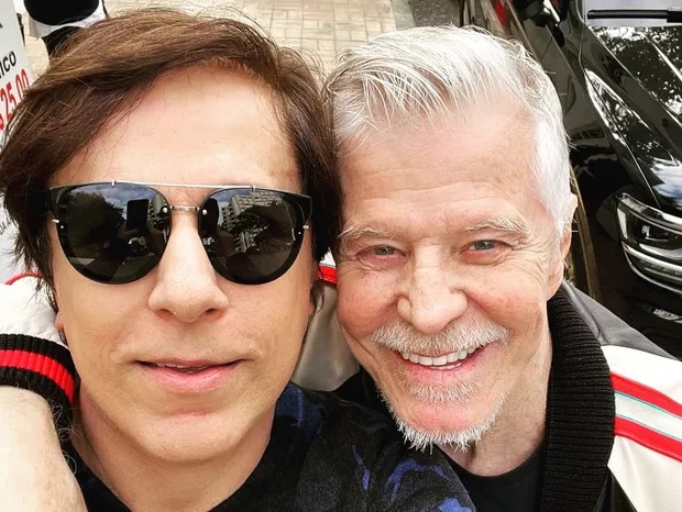 Tom Cavalcanti e Miguel Falabella mostram selfie de reencontro 20 anos após o ‘Sai de Baixo’