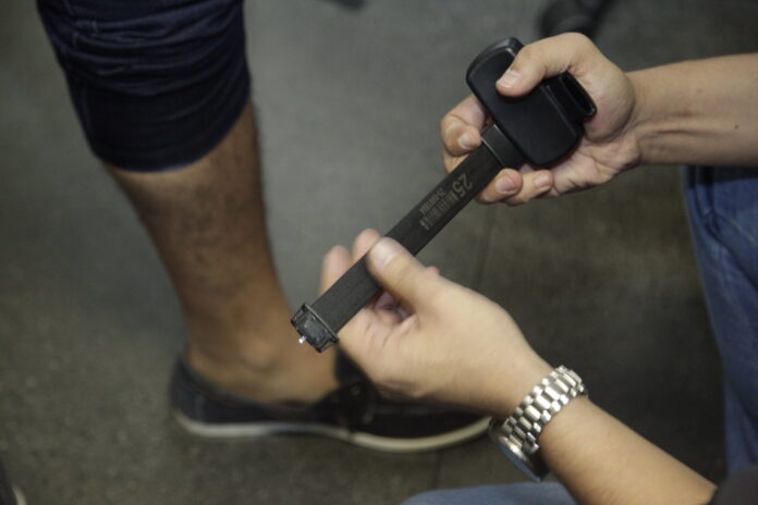 Revogação de uso de tornozeleira eletrônica tem requisitos firmados em decisão no Amazonas