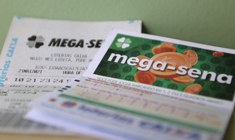 Mega-Sena acumula e terá prêmio histórico de R$ 165 milhões